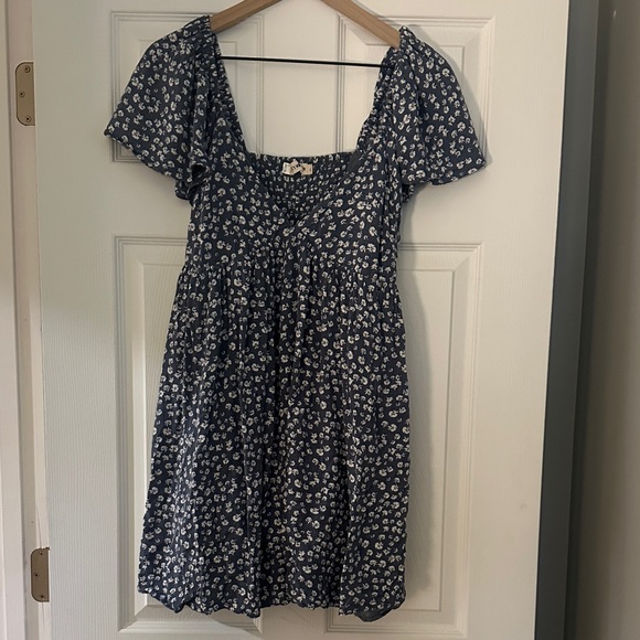 Salty Crew Blue and White Floral Top - Picture 1 of 4